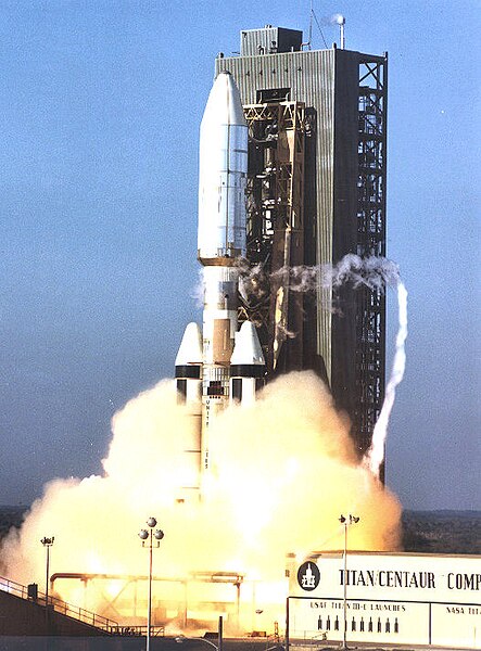 File:Titan IIIE Centaur 1977.jpg