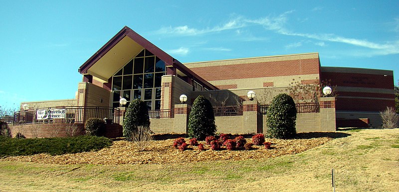 File:Toccoa Falls College, Grace Chapel2.JPG