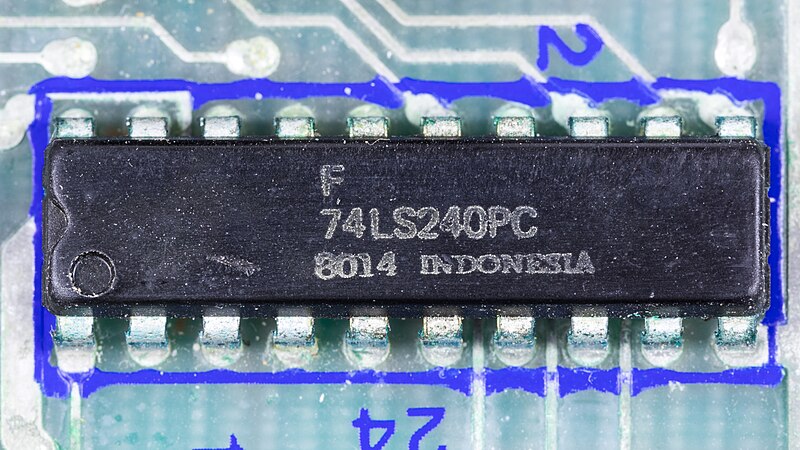 File:Triumph-Adler SKA - main controller - 74LS240PC-5441.jpg