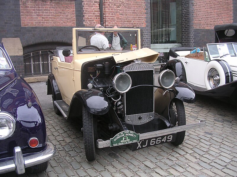 File:Triumph-vintage.jpg