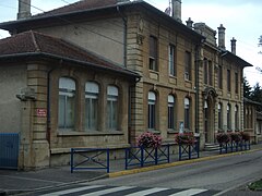 Tucquegnieux village, l'ancienne école primaire Jules-Ferry.