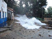 Flash flood attraction on The Studio Tour. USHFlashflood.jpg