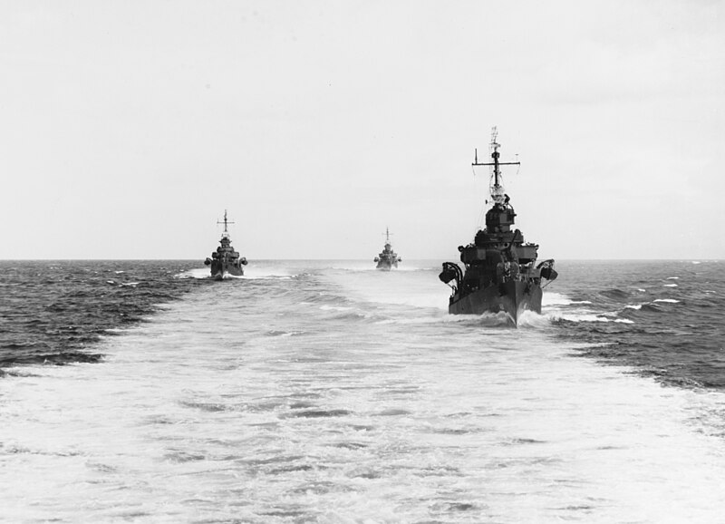 File:USS O'Bannon (DD-450), USS Chevalier (DD-451) and USS Taylor (DD-468) underway at sea on 15 August 1943 (80-G-58800).jpg
