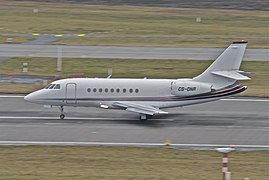 Untitled (NetJets Europe) Dassault Falcon 2000; CS-DNR@ZRH;28.01.2012 (6796347831).jpg