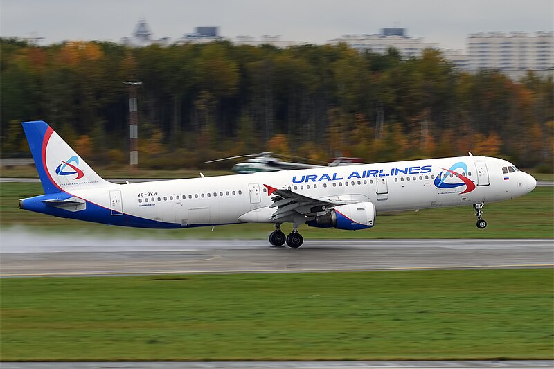 File:Ural Airlines, VQ-BKH, Airbus A321-211 (17277242239) (2).jpg