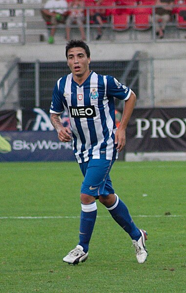 File:Valais Cup 2013 - OM-FC Porto 13-07-2013 - Josué Pesqueira.JPG