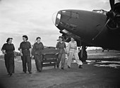 W.A.A.A.F technicians, Mascot airport, 4 July 1944. W.A.A.A.F technicians Mascot (cropped).jpg
