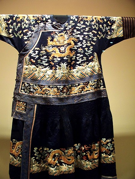 File:WLA ima mans formal court robe chaopao.jpg