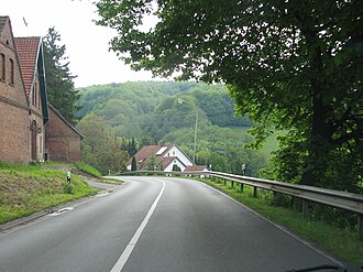 De pasweg vanuit het noordoosten naar Wallücke