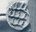 Am Untergeschoss des Pfarrhauses findet sich das vermutlich älteste in Stein gemeißelte Württemberger Wappen