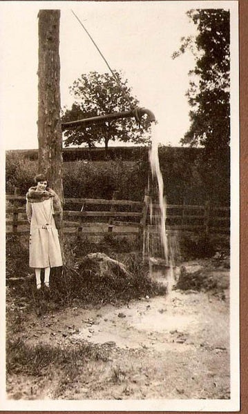 File:Water spout at Croxton Kerrial - geograph.org.uk - 1612911.jpg