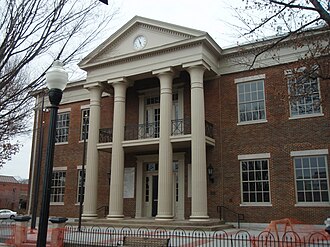 Williamson County Courthouse, where Miller was lynched Williamson county tennessee courthouse 2009.jpg