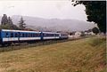 Convois spécial composé d'un autorail X 2100 livrée bleu Midi-Pyrénées, et de deux remorques XR 6000 livrées bleues à Espéraza le 14 juillet 2000.