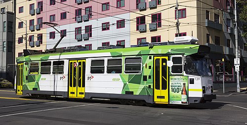 Z3 139 (Melbourne tram) in Swanston St, December 2013.JPG