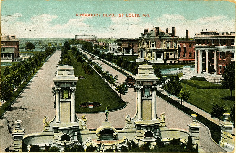 File:"Kingsbury Boulevard, St. Louis, MO." (View of Kingsbury Place from the entrance gates).jpg