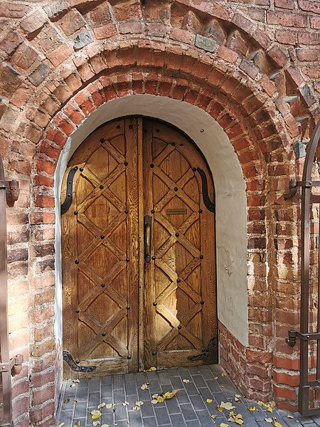 File:Šv. Mikalojaus bažnyčios durys.jpg