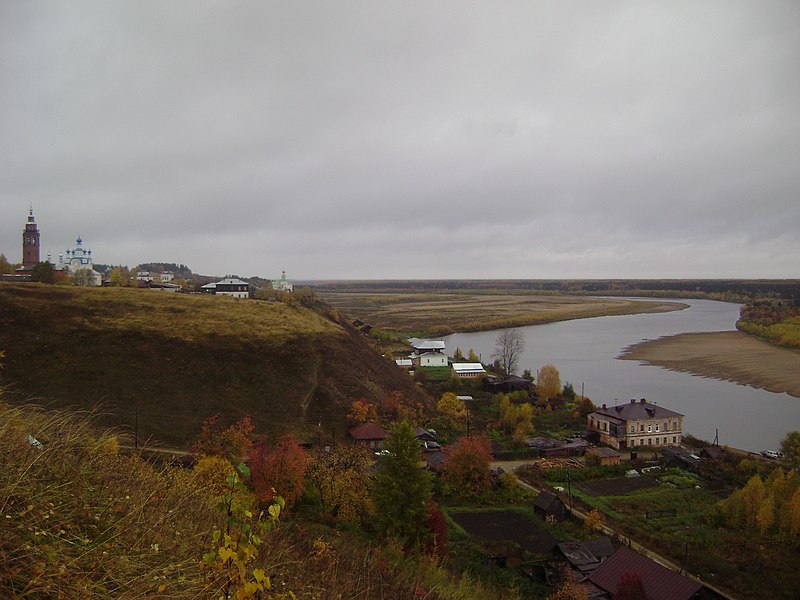 File:Собор Воскресенсчкий Вятское городище.JPG