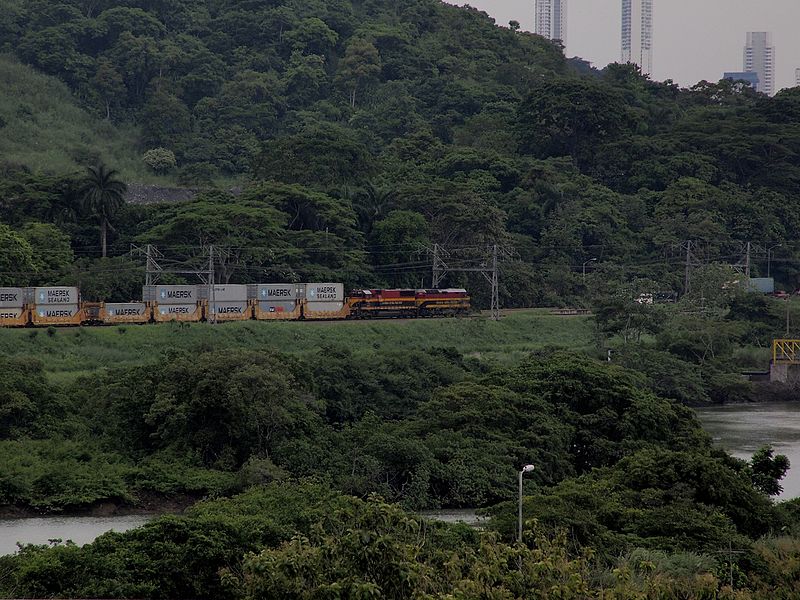 File:08-123 ferrocarril a lo lejos.jpg