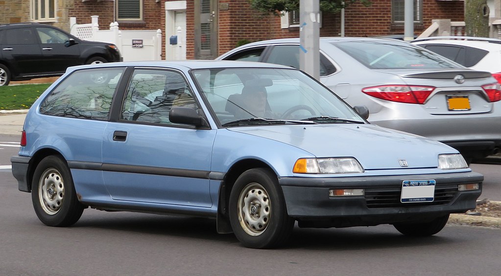 1990 honda civic hatchback tire size