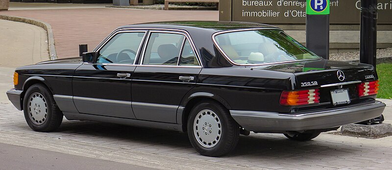 File:1991 Mercedes-Benz 350 SD Turbo in Black, Rear Left, 07-15-2023.jpg