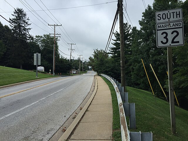 View south along MD 32 in Westminster