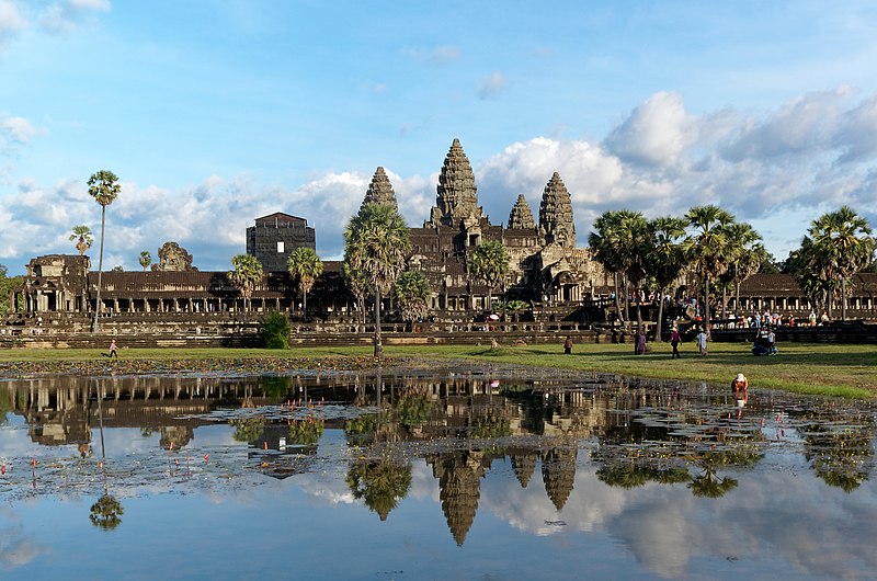 File:20171126 Angkor Wat 4712 DxO.jpg