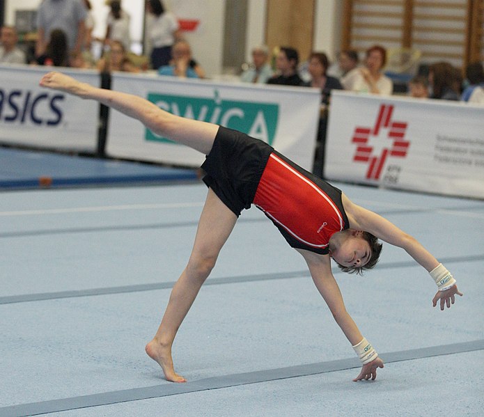 File:2019-06-01 SMJ Kunstturnen 2019 P2 Competition Floor exercise (Martin Rulsch) 235.jpg