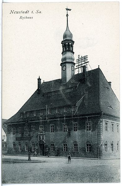 File:22381-Neustadt-1923-Rathaus-Brück & Sohn Kunstverlag.jpg