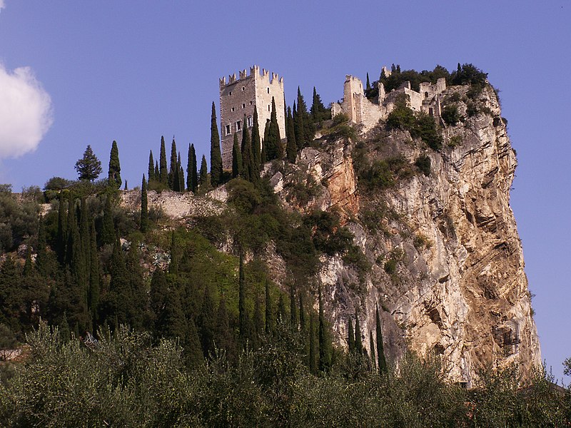 File:ARCO Rocca 2007.JPG