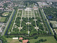 Aerial image of Grosser Garten (view from the south).jpg