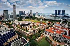 Вид с воздуха на городской район Сингапура - 20110224.jpg