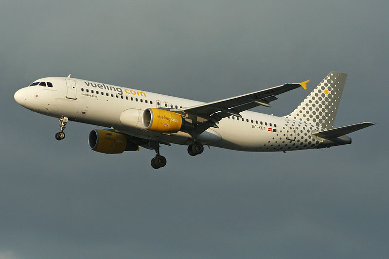 File:Airbus A320-214 EC-KKT Vueling (7136762953).jpg