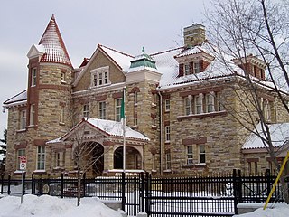 <span class="mw-page-title-main">Fleck/Paterson House</span> House in Ottawa, Canada