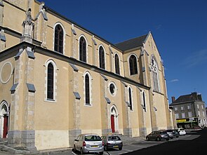 Andouillé - Église (2).jpg