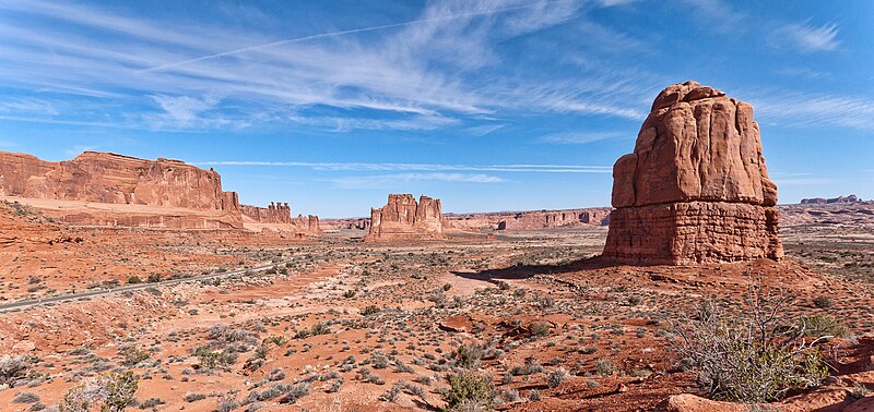 File:ArchesNationalPark-Entrance.jpg