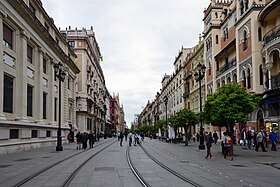 Avenue de la Constitution bölümünün açıklayıcı görüntüsü