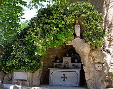 Réplique de la grotte de Lourdes.