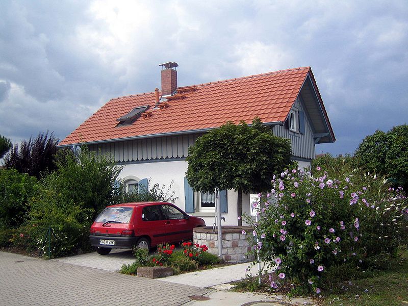 File:Bahnwärterhaus.JPG