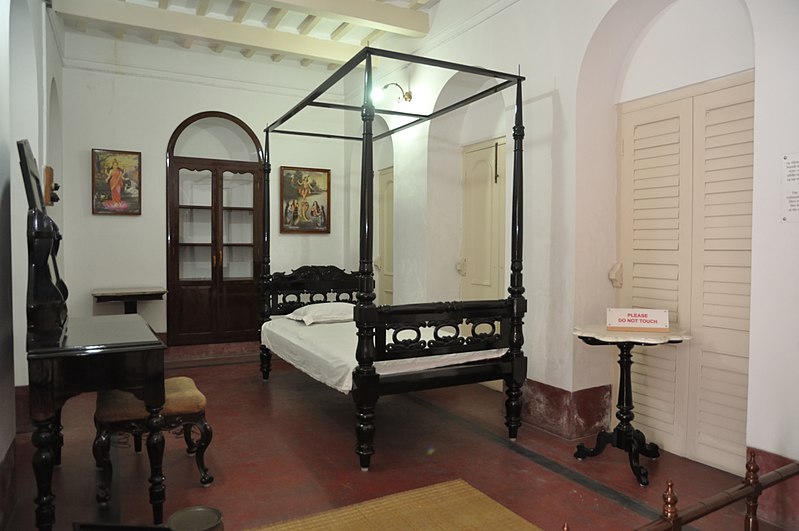 File:Bedroom - Swami Vivekanandas Ancestral House - Kolkata 2011-10-22 6099.JPG