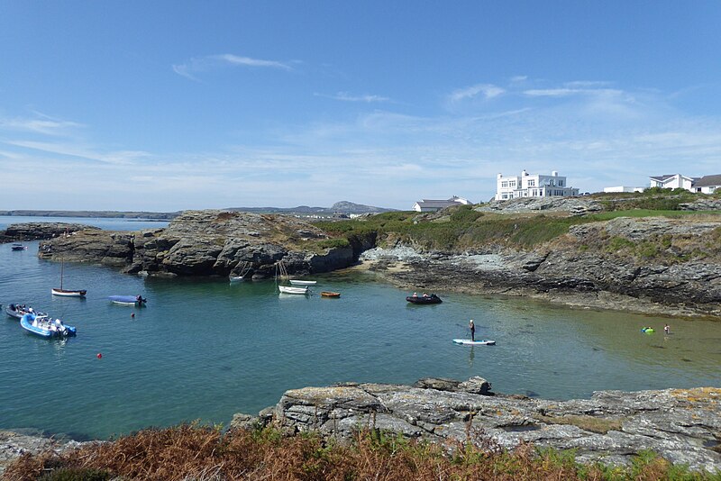 File:Boats and paddle boarder in the bay - geograph.org.uk - 5925255.jpg