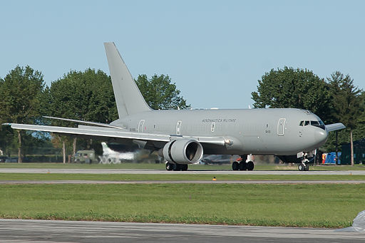 Boeing KC-767A (767-2EY-ER) MM62226 14-01 landing (21468789124)