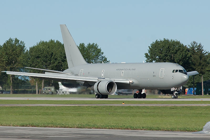 File:Boeing KC-767A (767-2EY-ER) MM62226 14-01 landing (21468789124).jpg