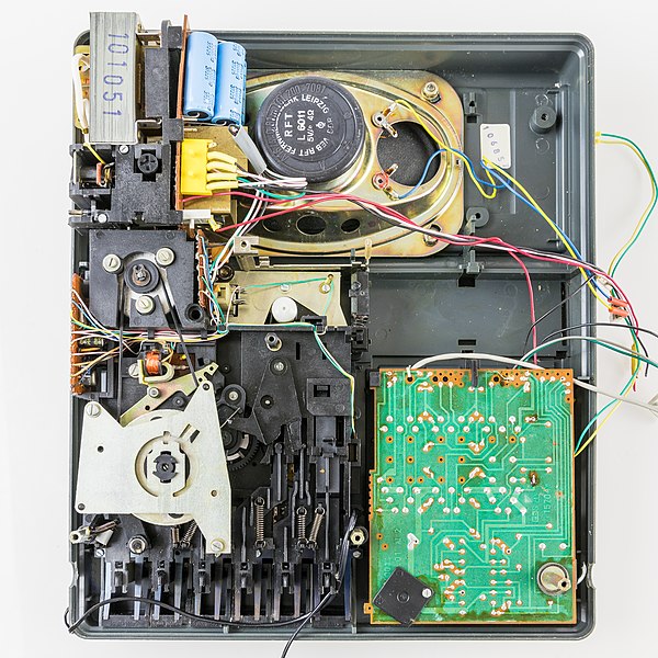 File:Bruns Monocord-6020 - cover and controller board removed-0108.jpg