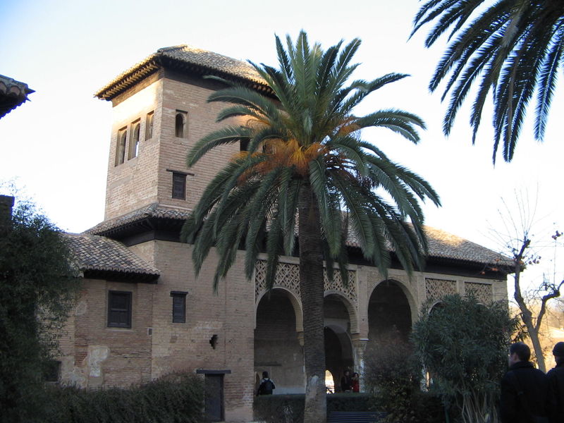 صورة:Building in Alhambra, Granada, Spain 2005.jpg