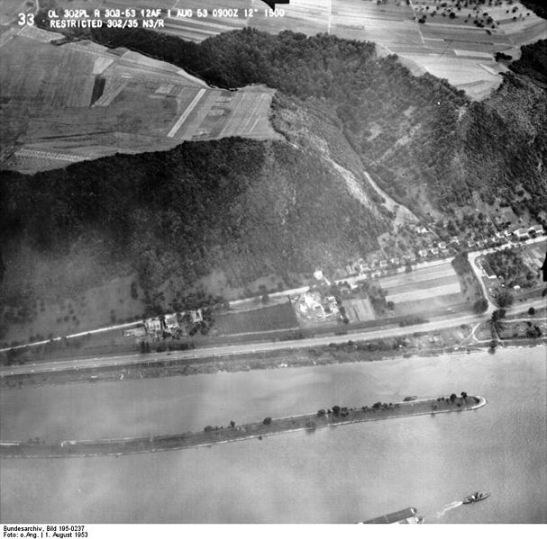 File:Bundesarchiv Bild 195-0237, Rheinbefliegung, Hirzenach.jpg