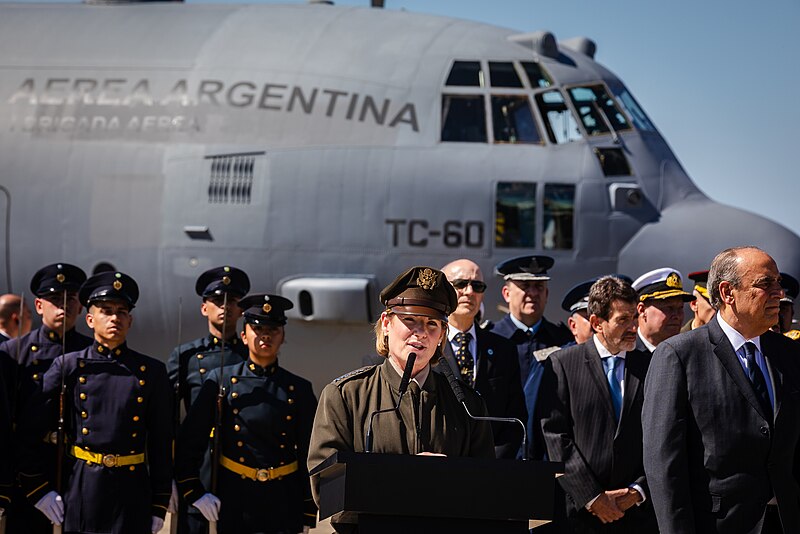 File:C-130 donation ceremony by the Embassy of the United States in Argentina on 5 April 2024 - 15.jpg