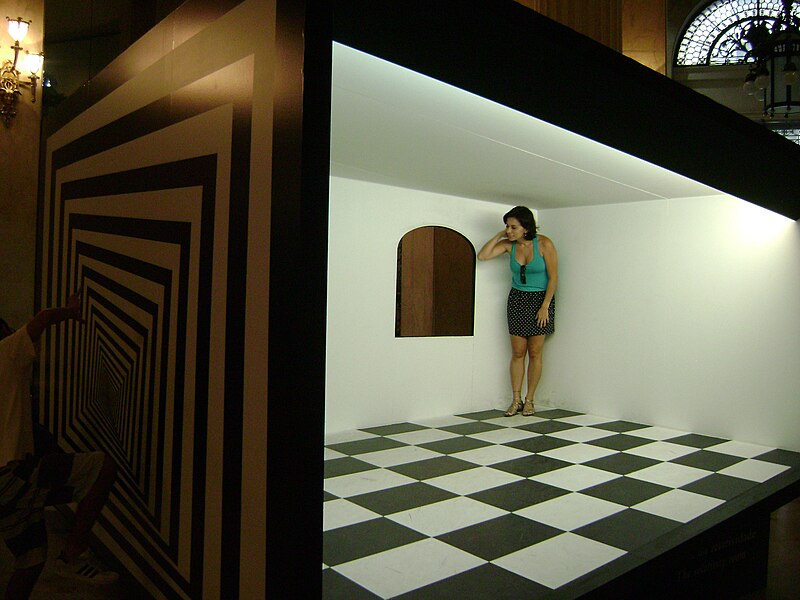 Ames room - Wikipedia