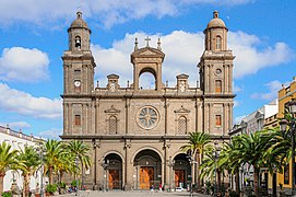 Fachada principal de la Catedral Basílica de Santa Ana, en Las Palmas de Gran Canaria