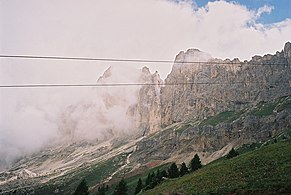 La Roda di Vaèl immersa nella nebbia