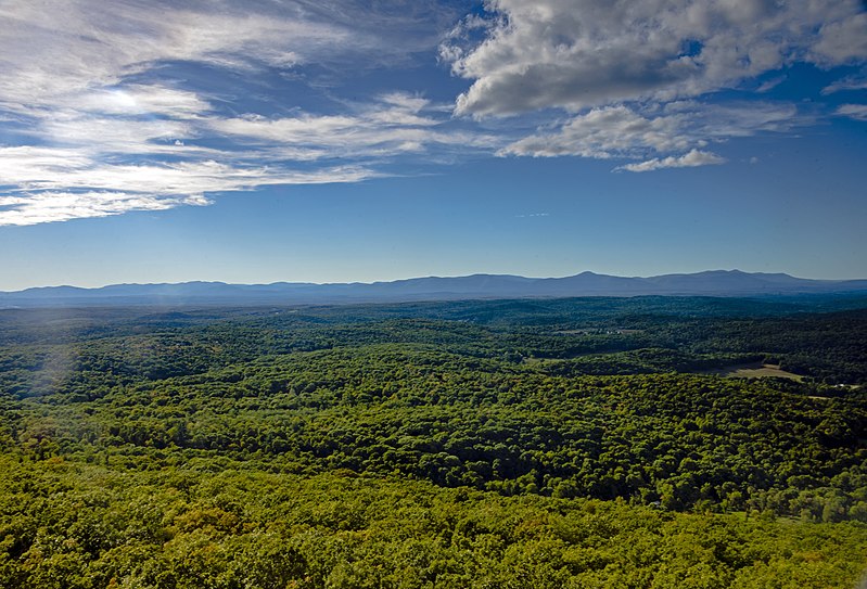 File:Catskills from the Stissing Mountain fire tower, Pine Plains, NY.jpg